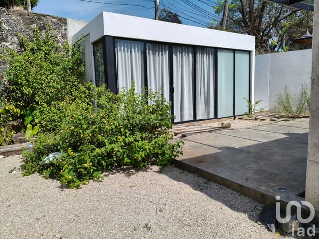 Casa en venta en Valle de Atongo, Tepoztlán con vistas a las montañas y acabados de lujo.