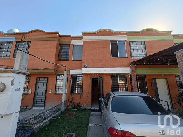 Casa en venta en condominio. Jardines del Rio, Leon Gto. INFONAVIT, COFI, Bancario, Rec. propios.