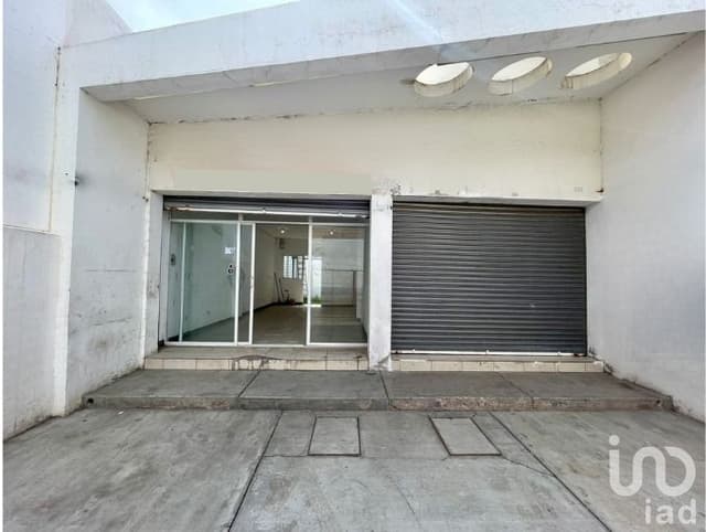 Local en Renta en Fracc. Domingo Arrieta, a media cuadra de la SEP con estacionamiento.