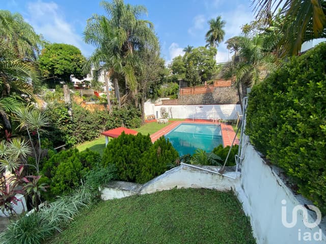 Amplia Casa en Miraval, Cuernavaca – Excelente Oportunidad de Inversión