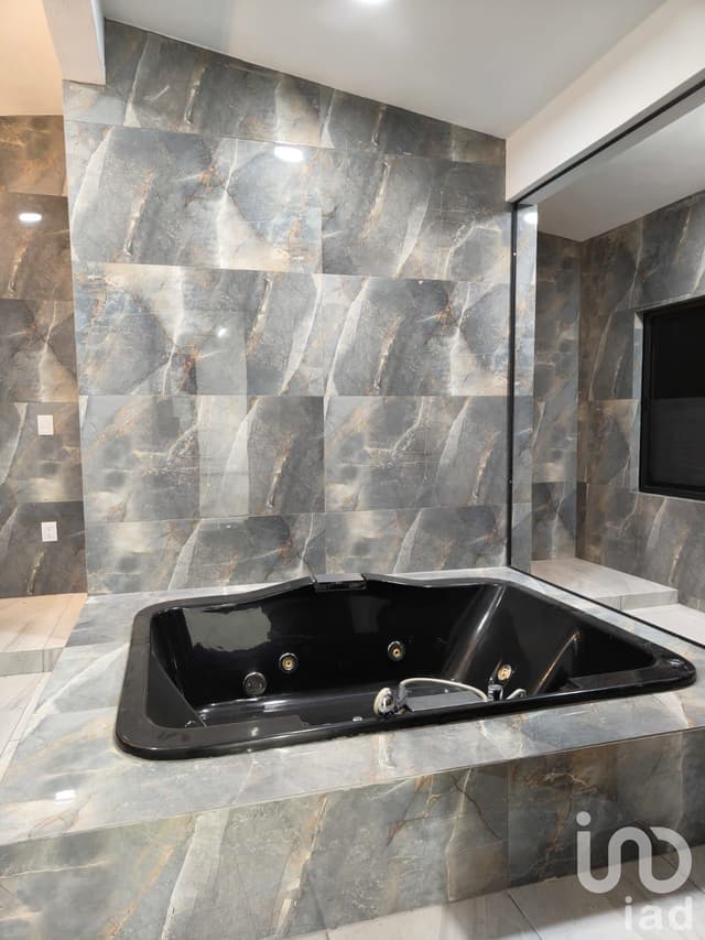 Exclusiva Casa en Jardines de Reforma, Cuernavaca – Seguridad, Elevador y Ubicación Privilegiada