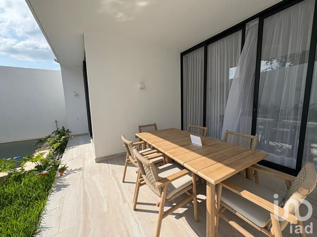 Residencias en Temozón Norte con Piscina Privada y Seguridad 24 Hora