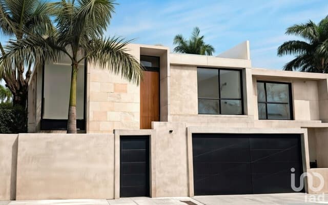 Casa con jacuzzi en colonia Luis Spota Cuernavaca