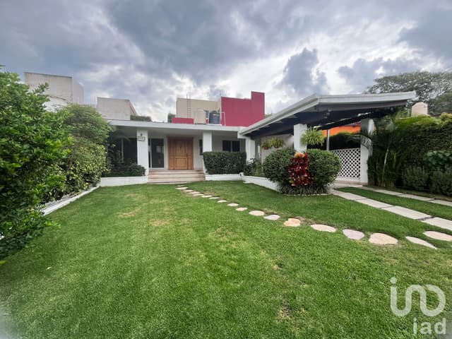 Renta Casa Un NIvel, Magnífica Ubicación, Cuernavaca