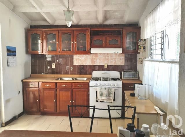 Casa en Condominio Vista Hermosa, Solo 3 Casas con Alberca y Jardín