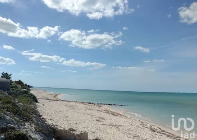 Terreno Residencial en Chuburná Puerto Ideal para Casa de Playa o Inversión