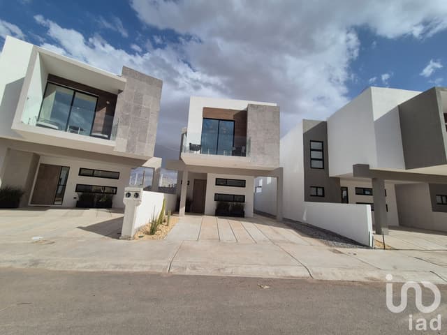 CASA NUEVA NUEVA EN VENTA, EN FRACIONAMIENTO PRIVADO CERCA DEL PUENTE INTERNACIONAL ZARAGOZA