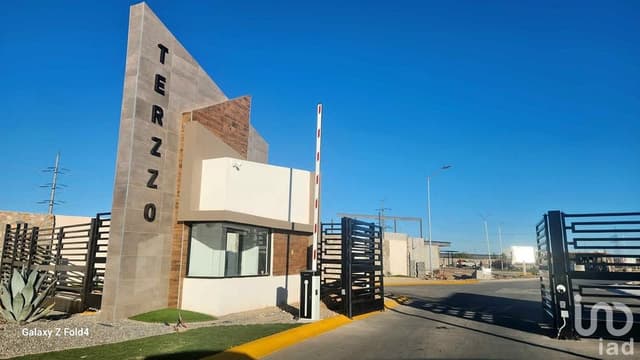 CASA EN VENTA EN RESIDENCIAL DE 27 LOTES