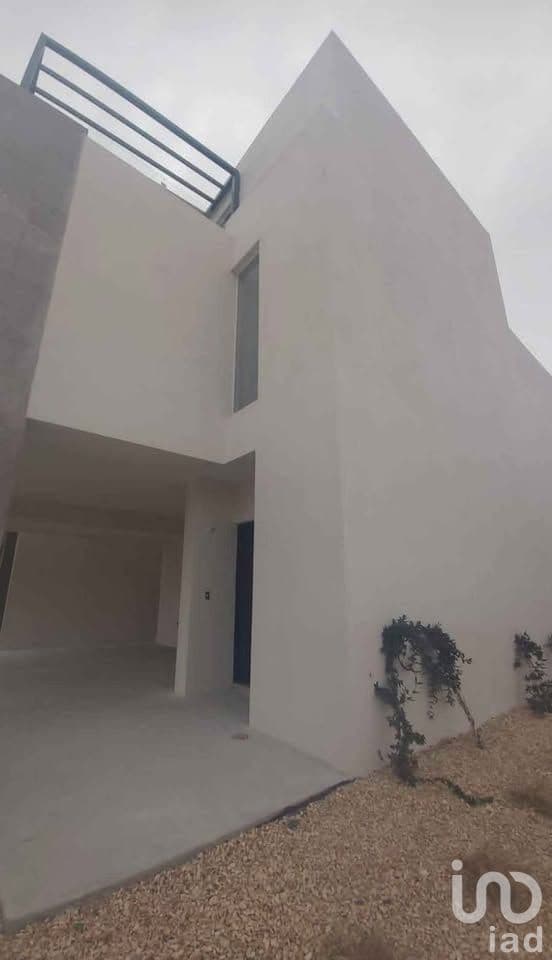 CASA DE 3 NIVELES EN VENTA ZONA CAMPOS ELISEOS
