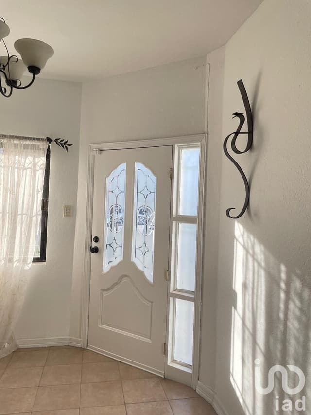CASA EN VENTA EN LOS MANANTIALES