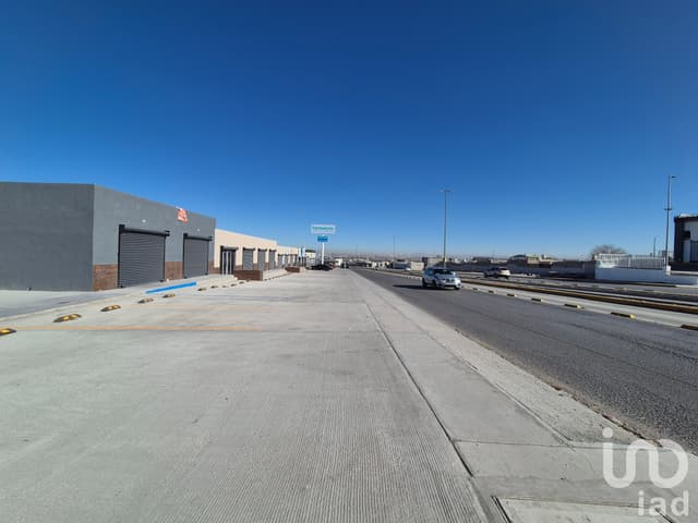 LOCAL EN RENTA EN LA HENEQUEN CERCA DE LAS GLADIOLAS