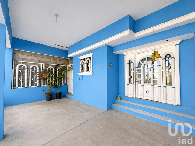 CASA EN VENTA EN OASIS REVOLUCION