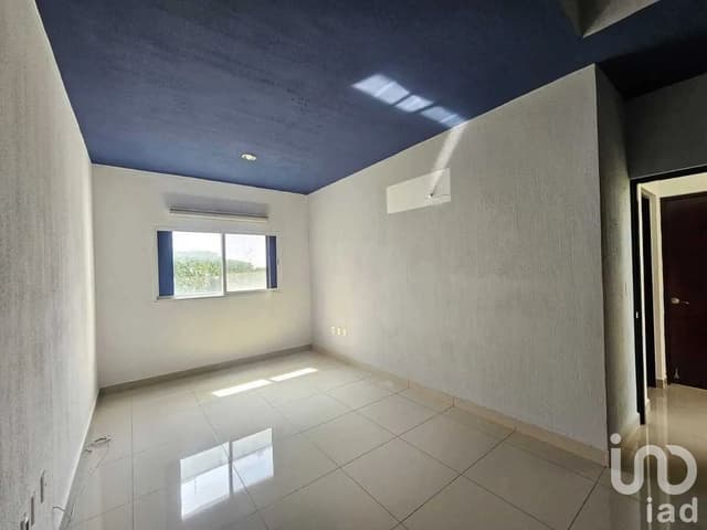 CASA EN VENTA EN RESIDENCIAL SAN CARLOS CON AMPLIOS ESPACIOS