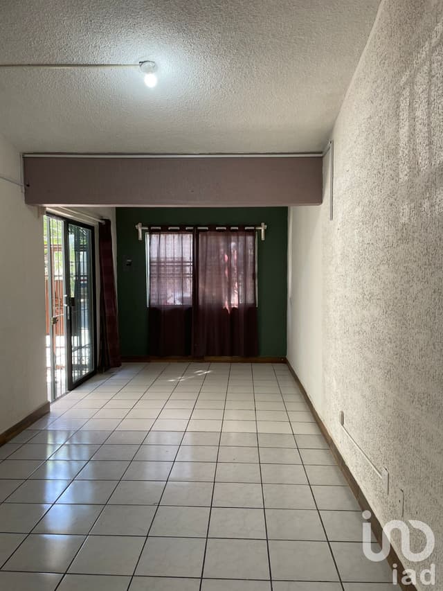 CASA EN VENTA A POCOS METROS DE PLAZA LAS AMERICAS, TUXTLA