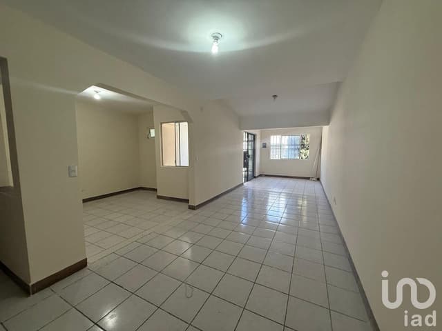 CASA EN VENTA A POCOS METROS DE PLAZA LAS AMERICAS, TUXTLA