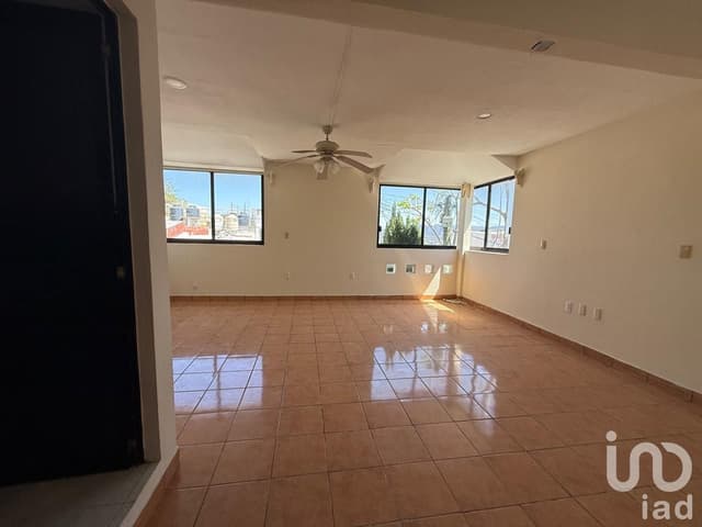 CASA EN VENTA A POCOS METROS DE PLAZA LAS AMERICAS, TUXTLA