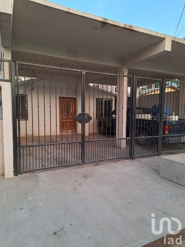 Casa en venta cerca del Ayuntamiento de La Paz B.C.S