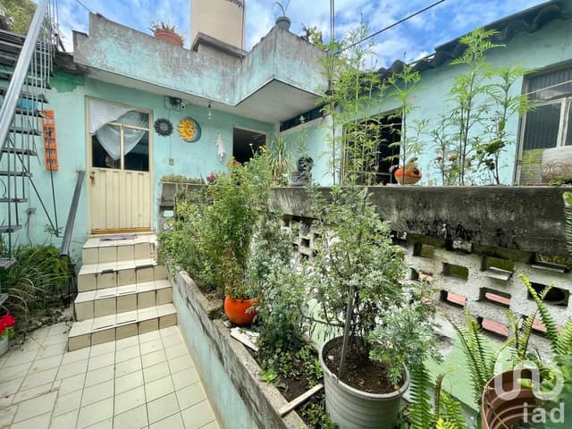 CASA EN VENTA, ECUATORIANOS 73