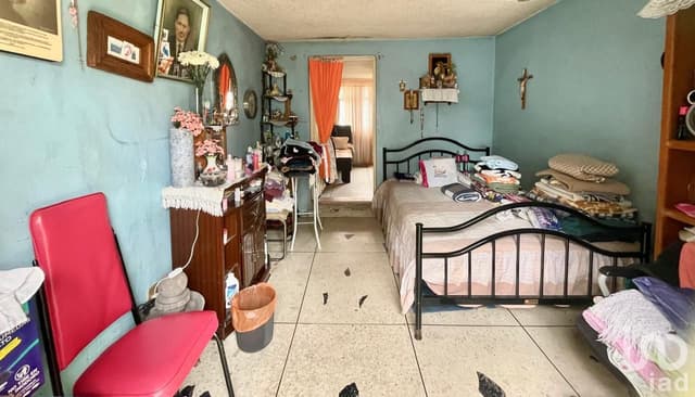 CASA EN VENTA, ECUATORIANOS 73