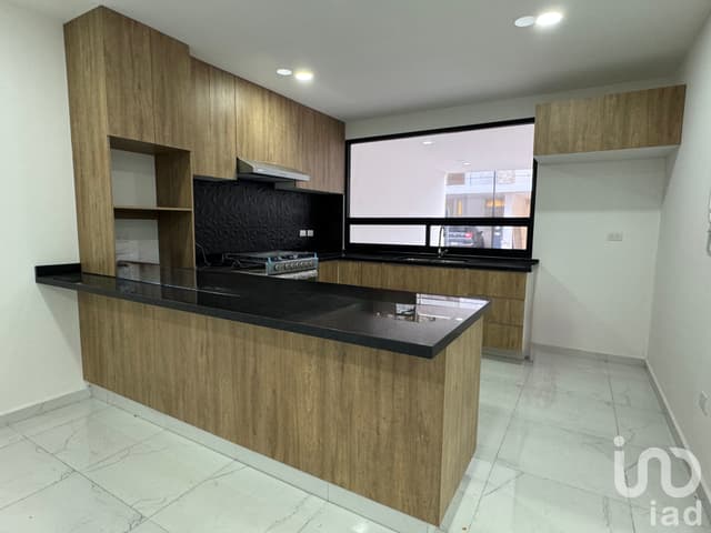 CASA NUEVA A 5 MINUTOS DE PLAZA COMERCIAL LA EXPLANADA EN SAN PEDRO CHOLULA PUEBLA