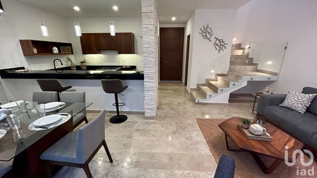 Casa en venta en Avenida Huayacan, Cancun