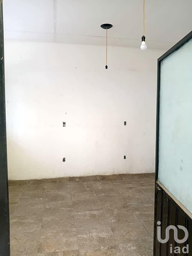 CASA EN VENTA CON USO DE SUELO COMERCIAL Y HABITACIONAL EN CUCHILLA DE PADIERNA - TLALPAN, CDMX