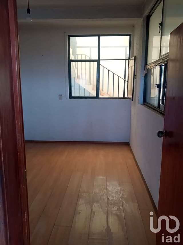 CASA EN VENTA CON USO DE SUELO COMERCIAL Y HABITACIONAL EN CUCHILLA DE PADIERNA - TLALPAN, CDMX