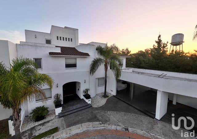 Casa en Venta Fraccionamiento Villa Lomas del Paraíso, Zona Universidades Altozano, Morelia