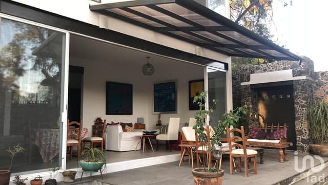 CASA EN FRACCIONAMIENTO ARBOLADO, FRESCO, CON ACCESO CONTROLADO Y VIGILANCIA