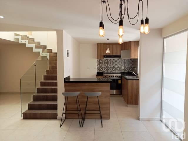 CASA EN VENTA NUEVA Y AMPLIA, ZONA PLAZA SAN DIEGO, SAN PEDRO CHOLULA.