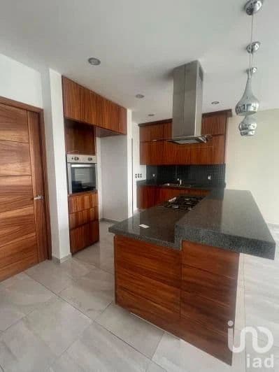 Renta Casa con Roof Garden, en Fraccionamiento Privado en Solares, Zapopan, Ja