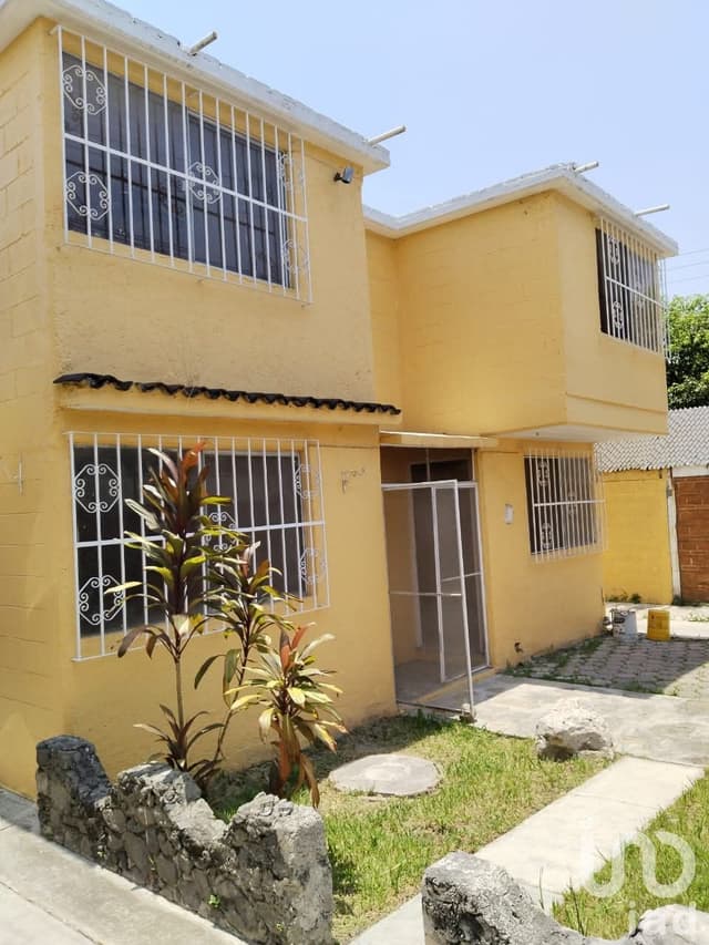 SE VENDE CASA EN FRACC PEDREGAL DE LAS FUENTES, JIUTEPEC MORELOS (PAGO CONTADO)