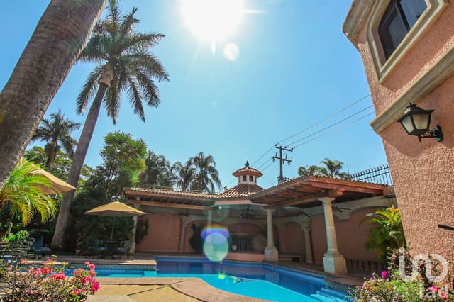 VENTA LUJOSA RESIDENCIA EN CUERNAVACA MORELOS