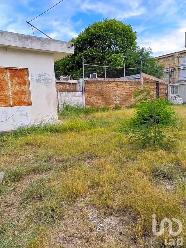 Terreno en mitras Norte. Con 3 frentes. Ideal para Desarrollo.