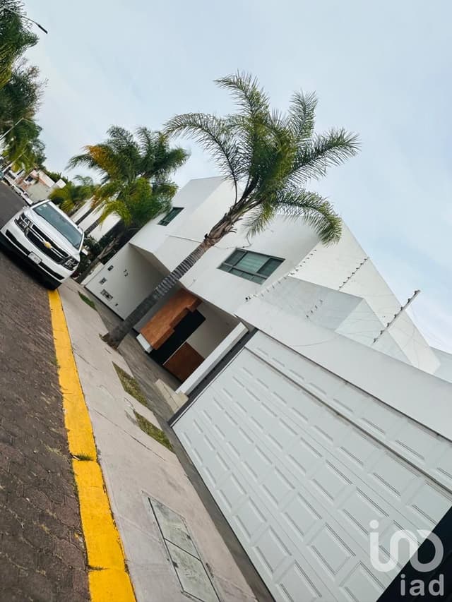 Preciosa casa en venta fraccionamiento privado