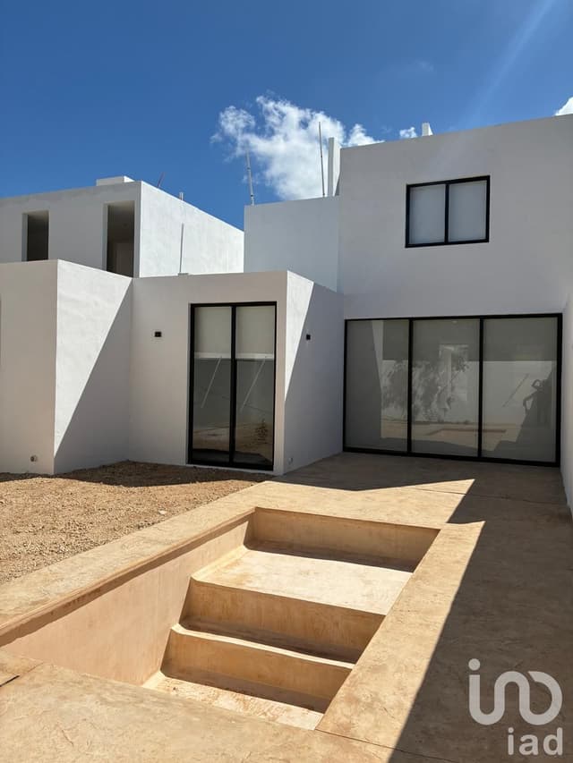 Casa Nueva en Venta Con Piscina en Privada con Amenidades en Conkal, Yucatán.