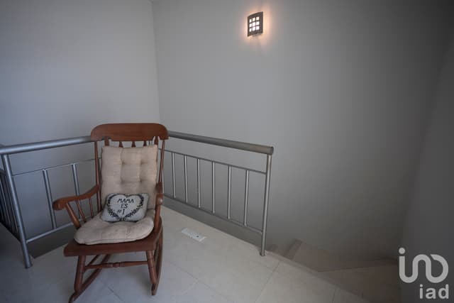 Casa en Venta en Privada, con Piscina, Páneles Solares y Area rentable Independiente, Mérida Yuc