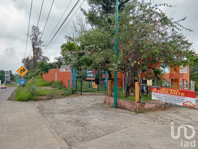 Casa en venta, Fracc. San Francisco , Loc. El Chico Mpio. Emiliano Zapata, Ver.