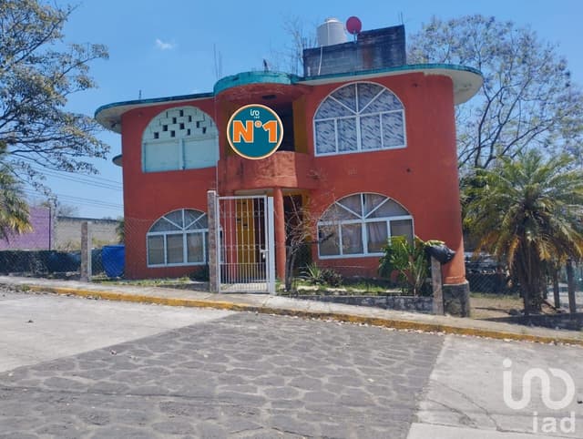 Casa en venta, Fracc. San Francisco , Loc. El Chico Mpio. Emiliano Zapata, Ver.