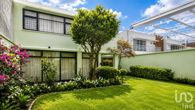 Casa en Venta con Amplio Jardin en Letran Valle, Benito Juárez, CDMX