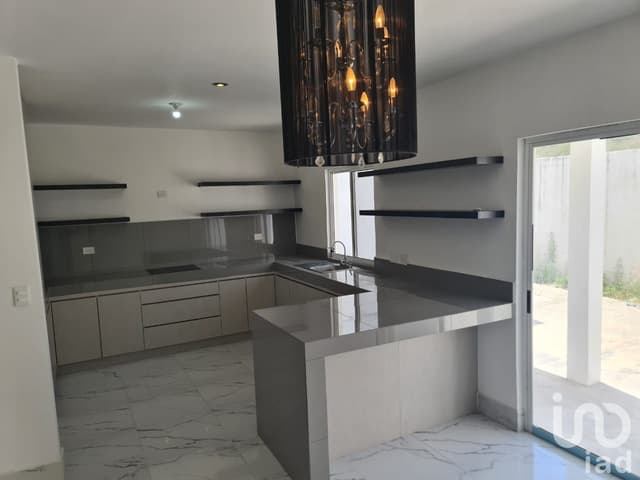 Casa EN RENTA en Col. La Montaña Residencial (Zona Cumbre García)