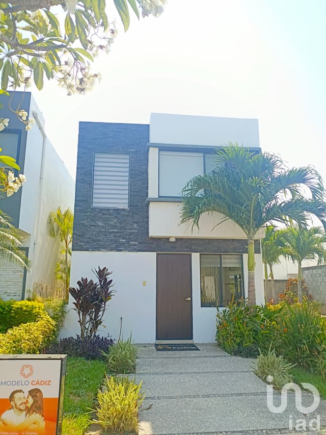 CASAS NUEVAS EN VERACRUZ ZONA INDUSTRIAL EN PRIVADA CON ALBERCA