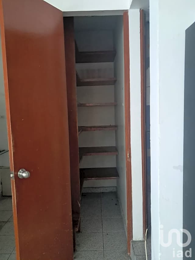 Se Renta Local Comercial en Benito Juárez.