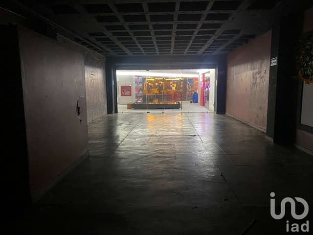 Se Renta Local Comercial en Insurgentes Sur.