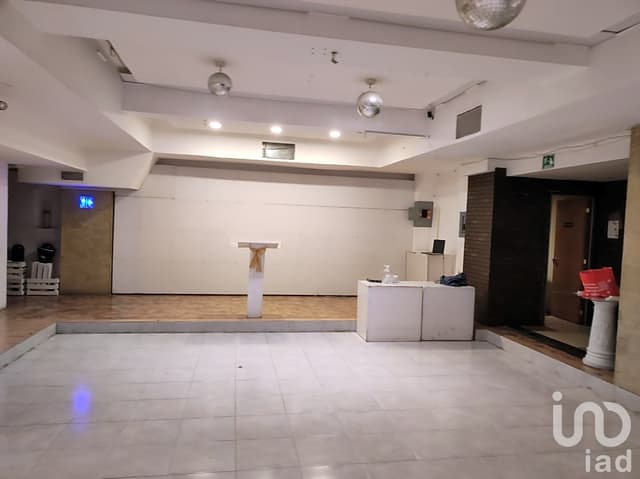 Renta de local comercial en insurgentes sur.