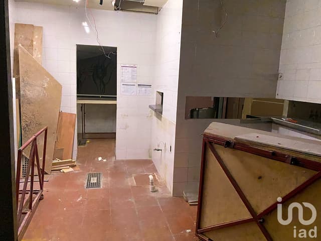 Se renta local comercial en insurgentes sur.