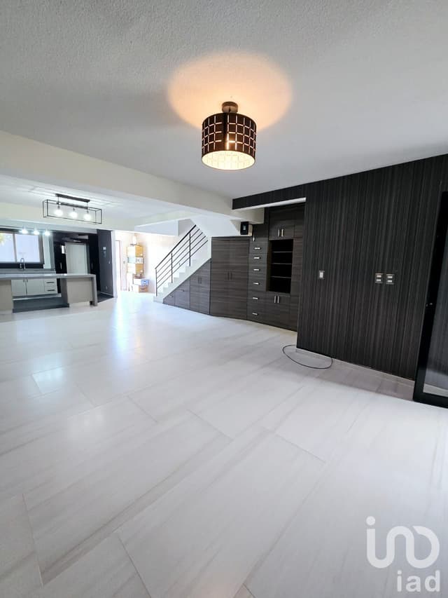 Casa en venta en Celaya, ALTEZA residencial por av Camino San Jose de Gto. con Alberca, Billar,