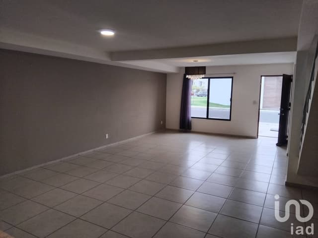 Casa en venta en Celaya, ALTEZA residencial por av Camino San Jose de Gto. con Alberca, Billar,