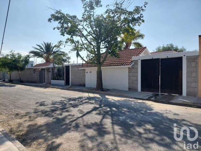 Casa en venta en Praderas de la hacienda, casa de una planta muy amplia, se va amueblada $3.8