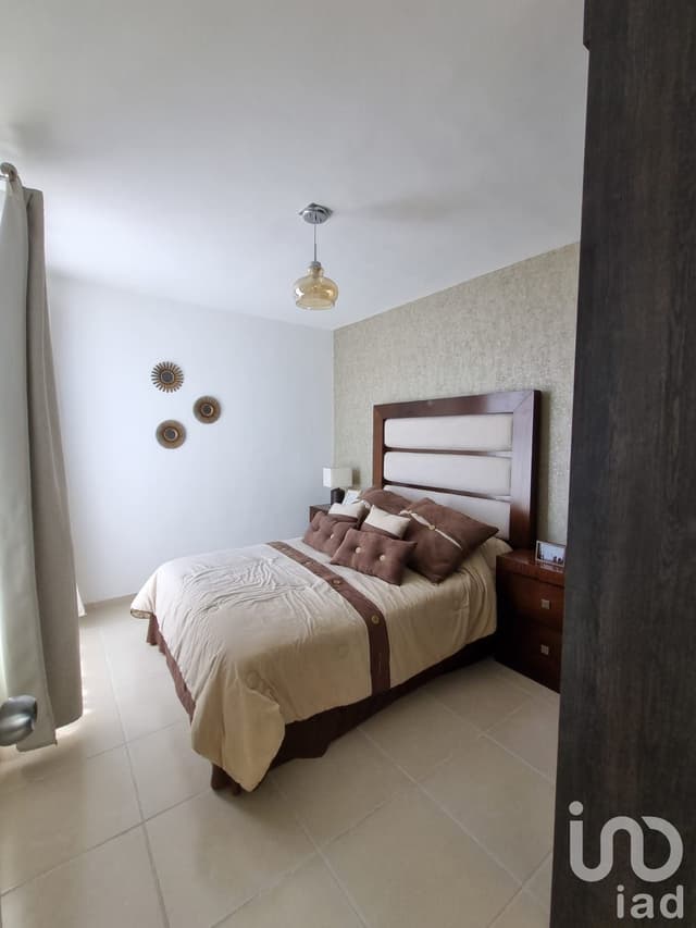 Casa 3 rec Terra Residencial Celaya, alberca, junto Colegio Rosenblueth, $1.8M